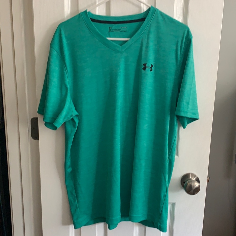 UA green v-neck